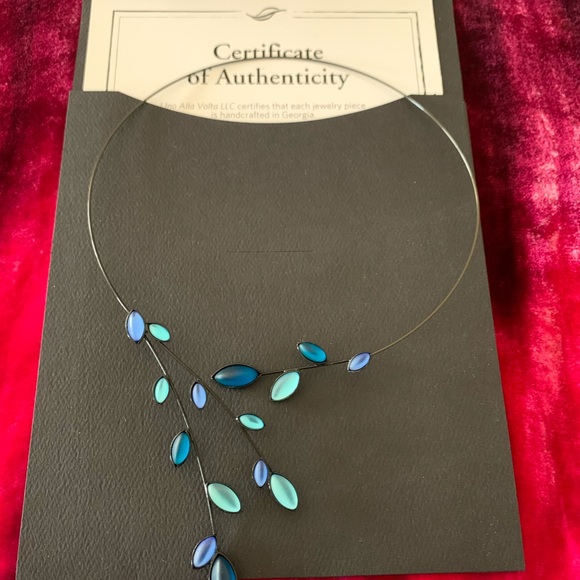 Lovely, Blue Swoop Necklace - Picture 3 of 4